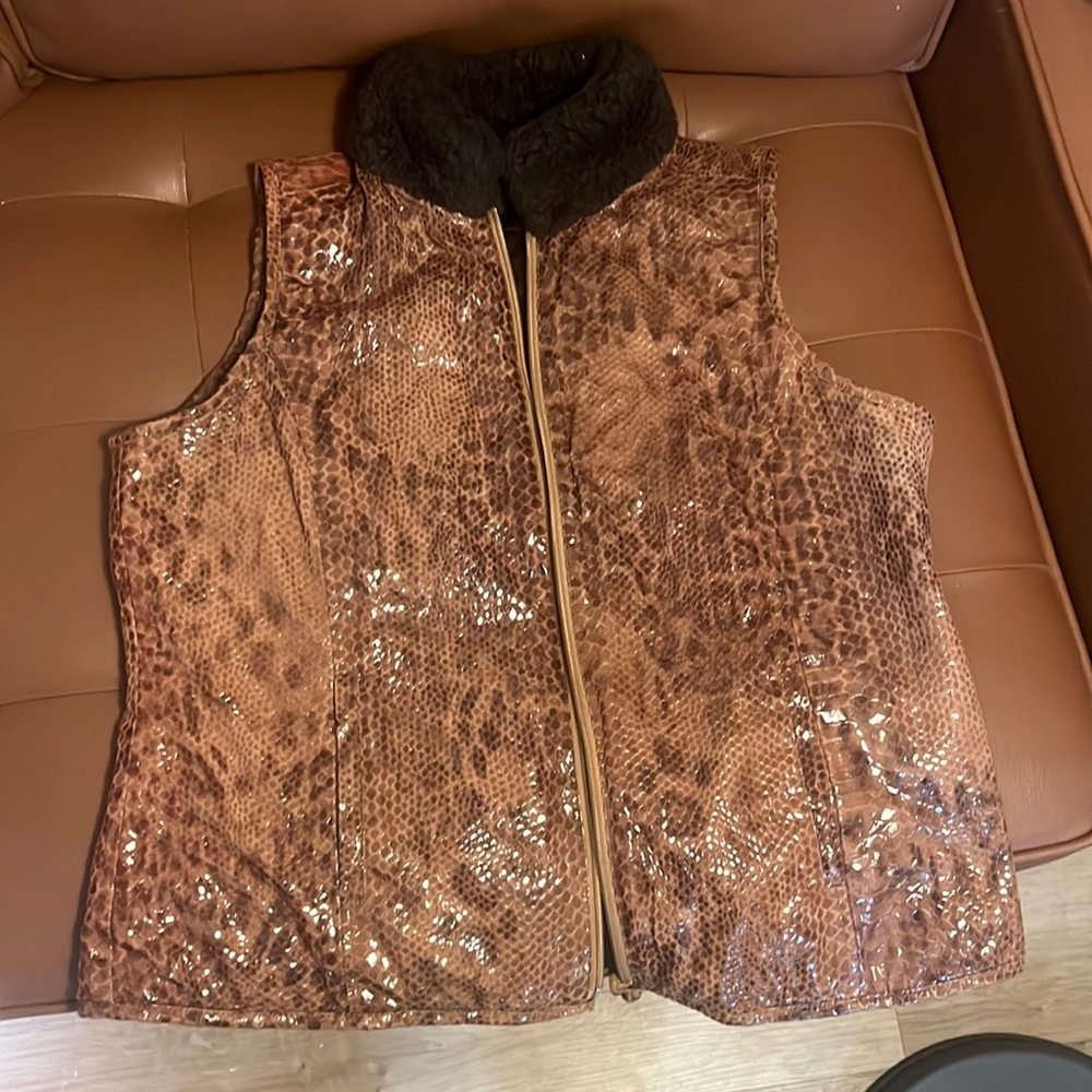 Women’s reversible vest size L